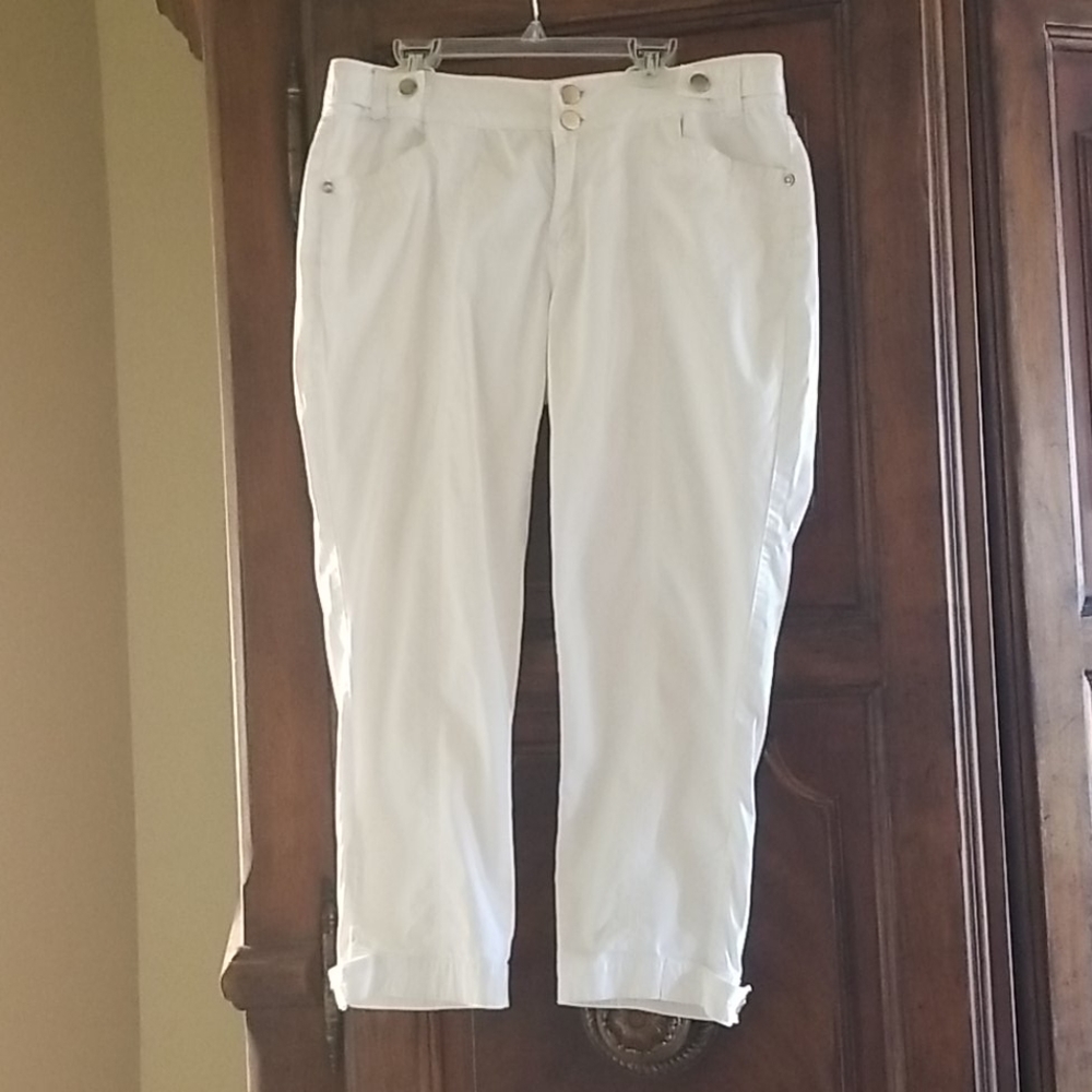 White Cache crop pants
